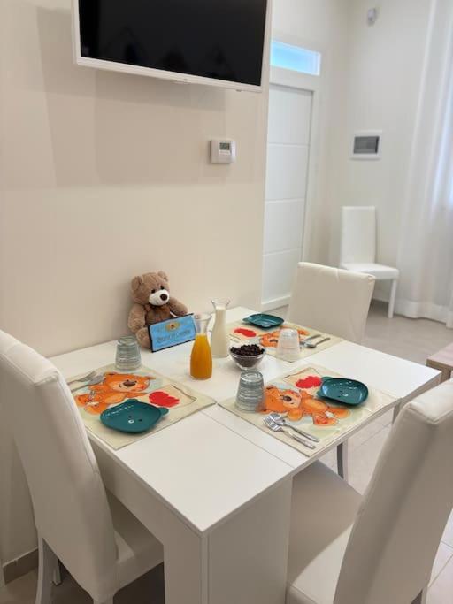 Teddy'S Home Luminoso Accogliente E Moderno Racale Exterior foto
