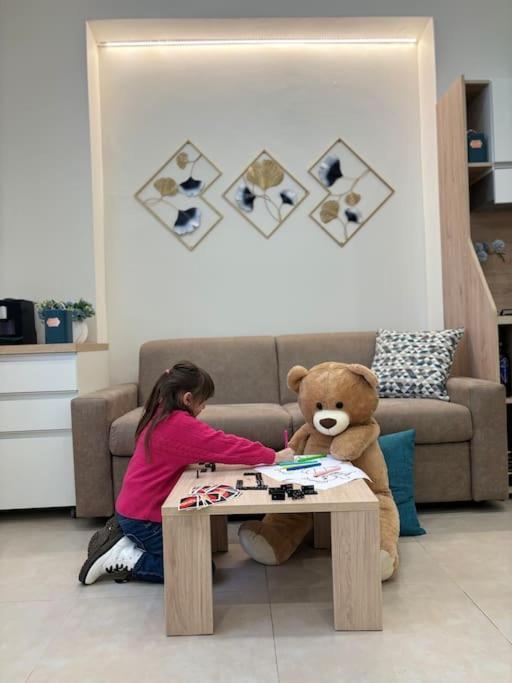 Teddy'S Home Luminoso Accogliente E Moderno Racale Exterior foto